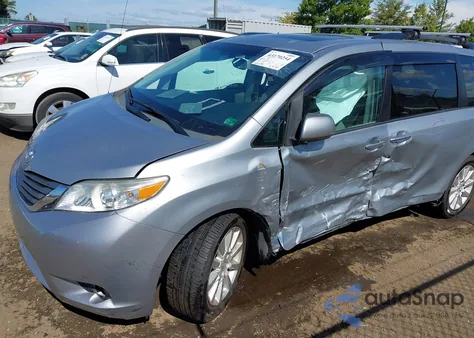 2014 Toyota Sienna Xle 7 Passenger z USA, uszkodzony, nr VIN 5TDDK3DC5ES076299